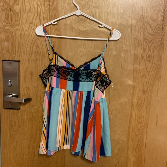 Crop top - Picture 2 of 3